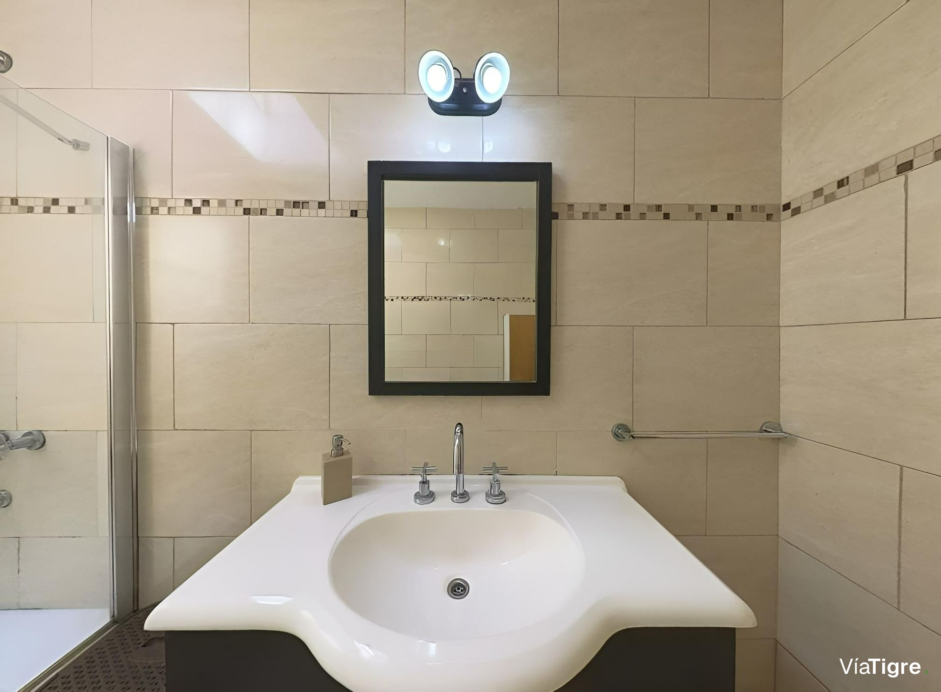 Casa 4 Amb En Venta En Florida Con Jardin Y Garaje