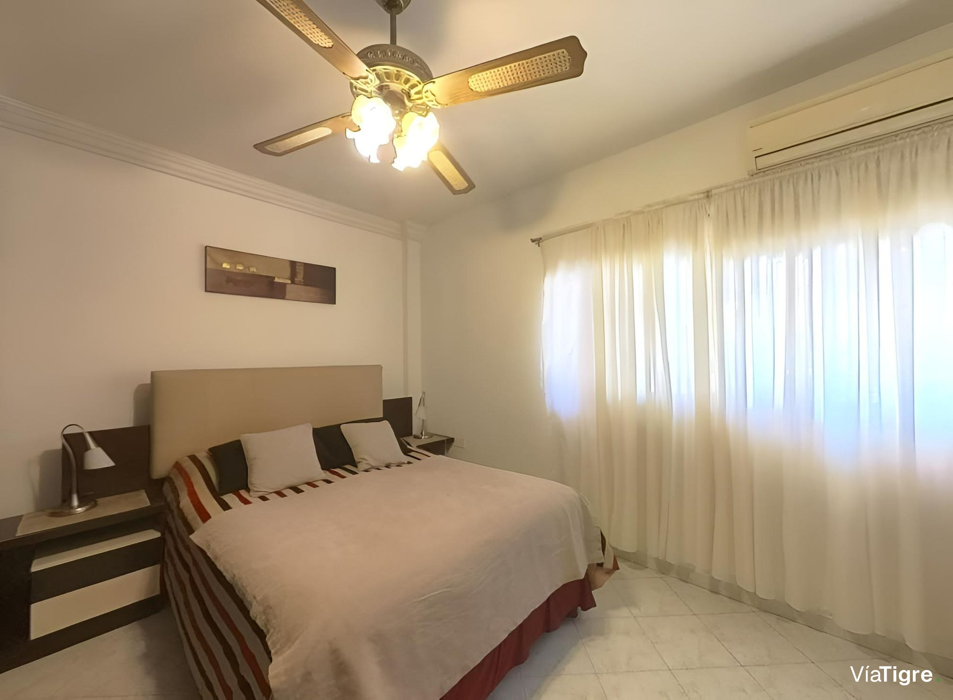 Casa 4 Amb En Venta En Florida Con Jardin Y Garaje