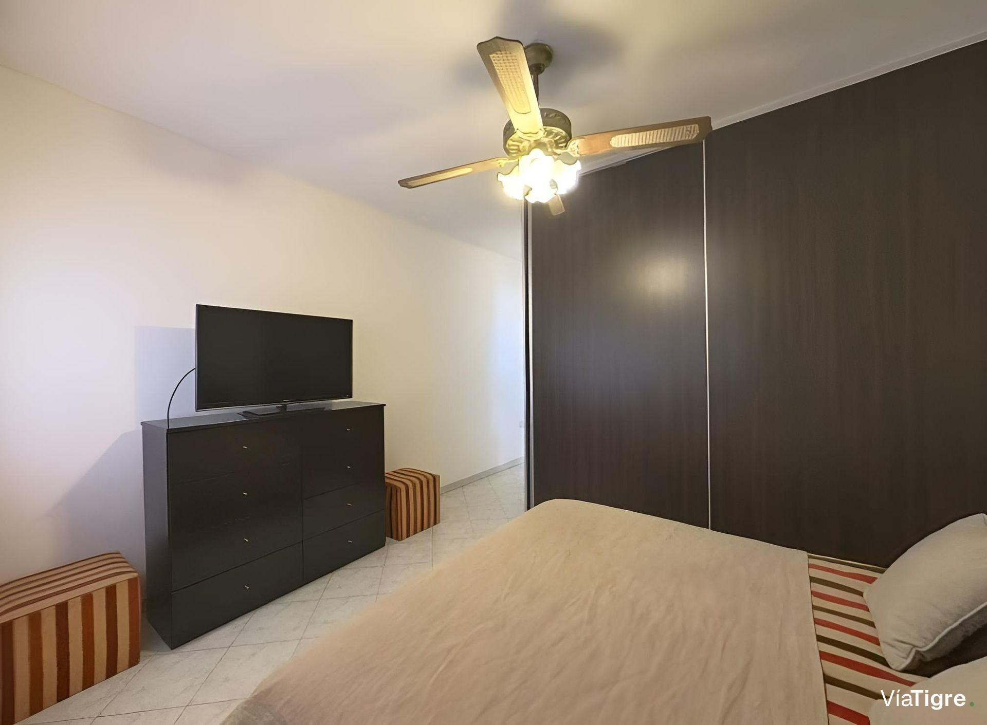 Casa 4 Amb En Venta En Florida Con Jardin Y Garaje