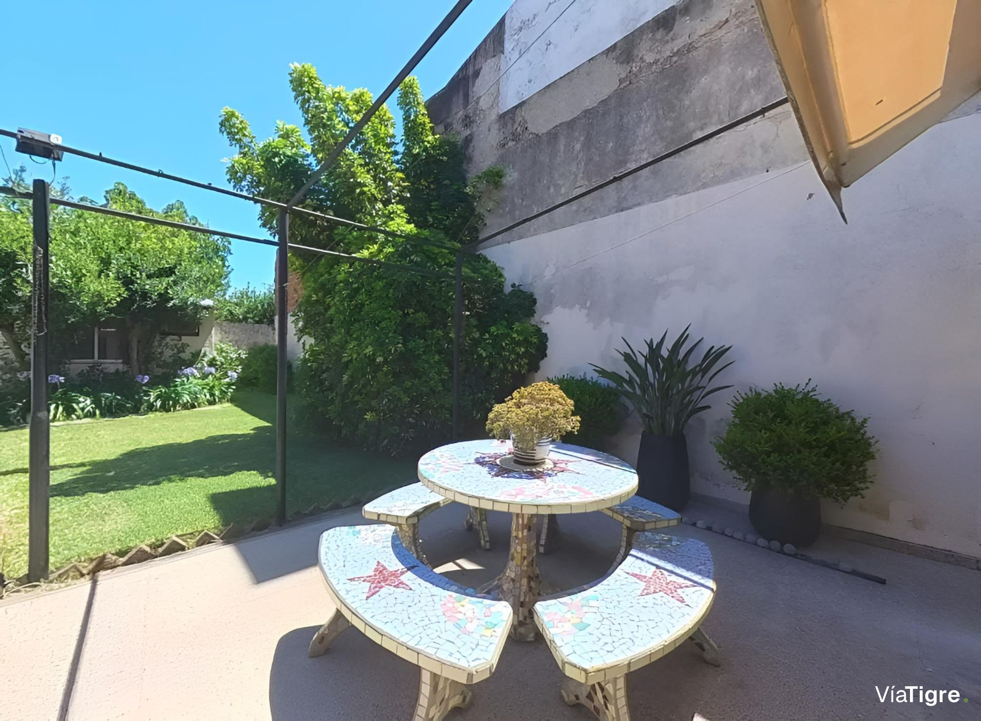 Casa 4 Amb En Venta En Florida Con Jardin Y Garaje
