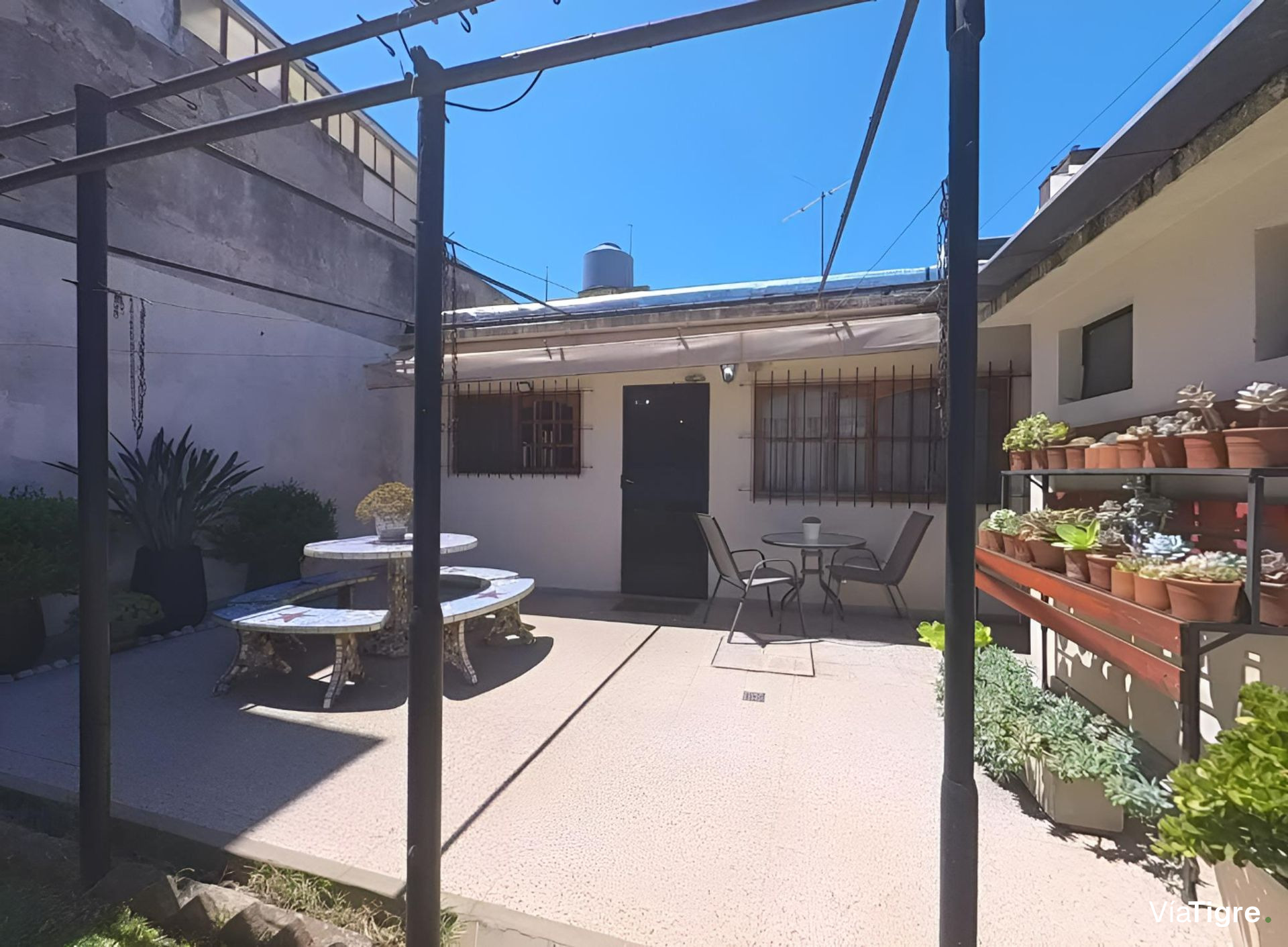 Casa 4 Amb En Venta En Florida Con Jardin Y Garaje
