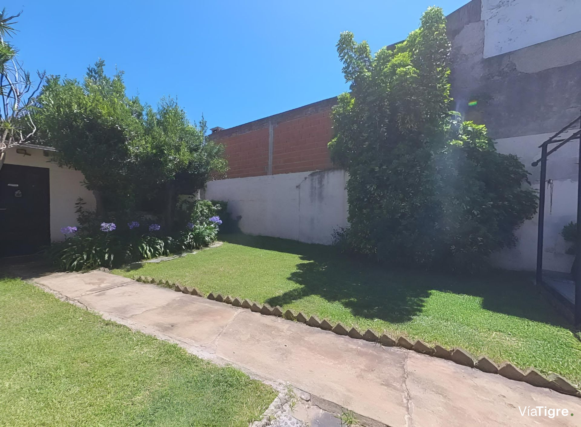 Casa 4 Amb En Venta En Florida Con Jardin Y Garaje
