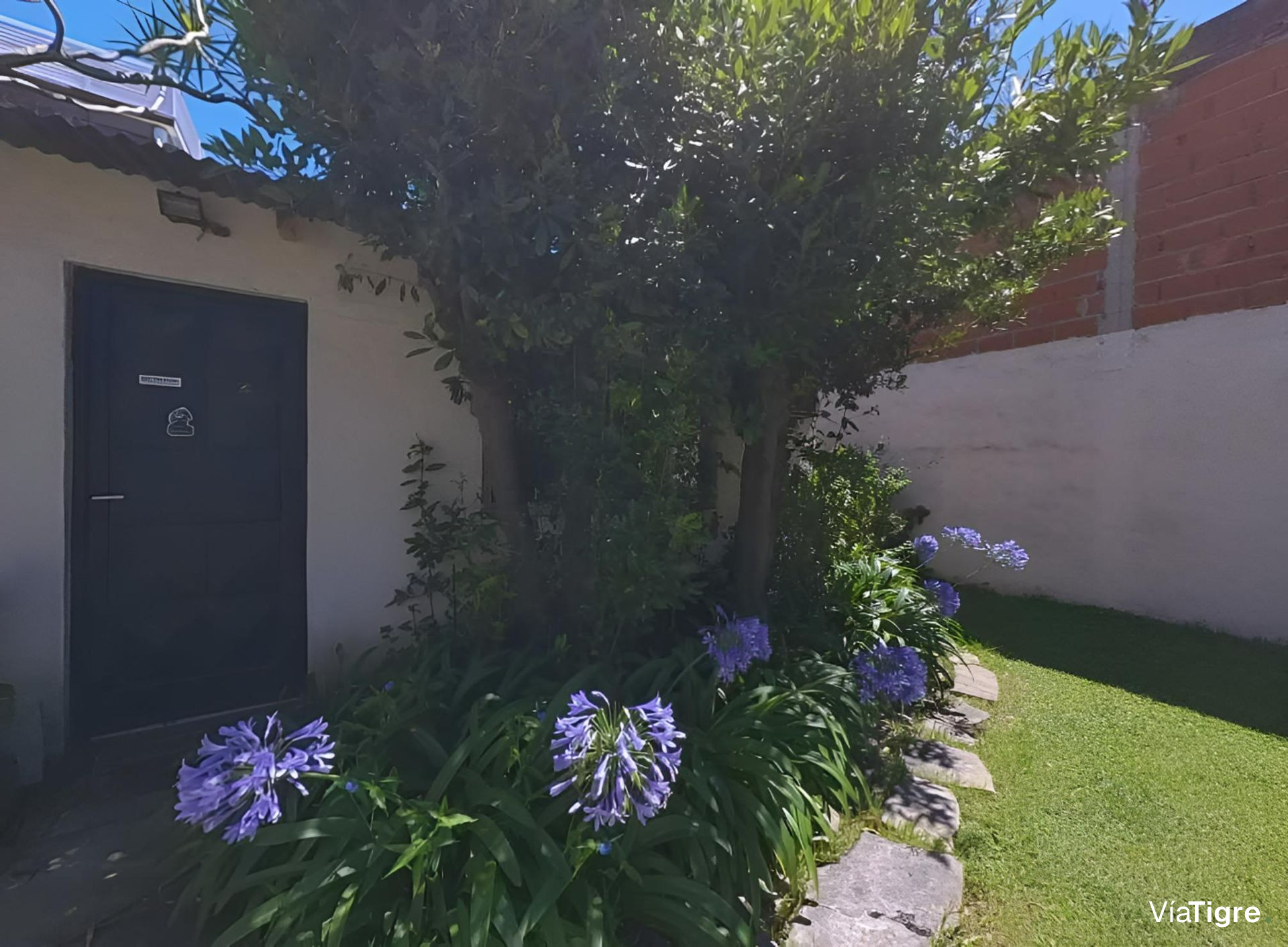 Casa 4 Amb En Venta En Florida Con Jardin Y Garaje