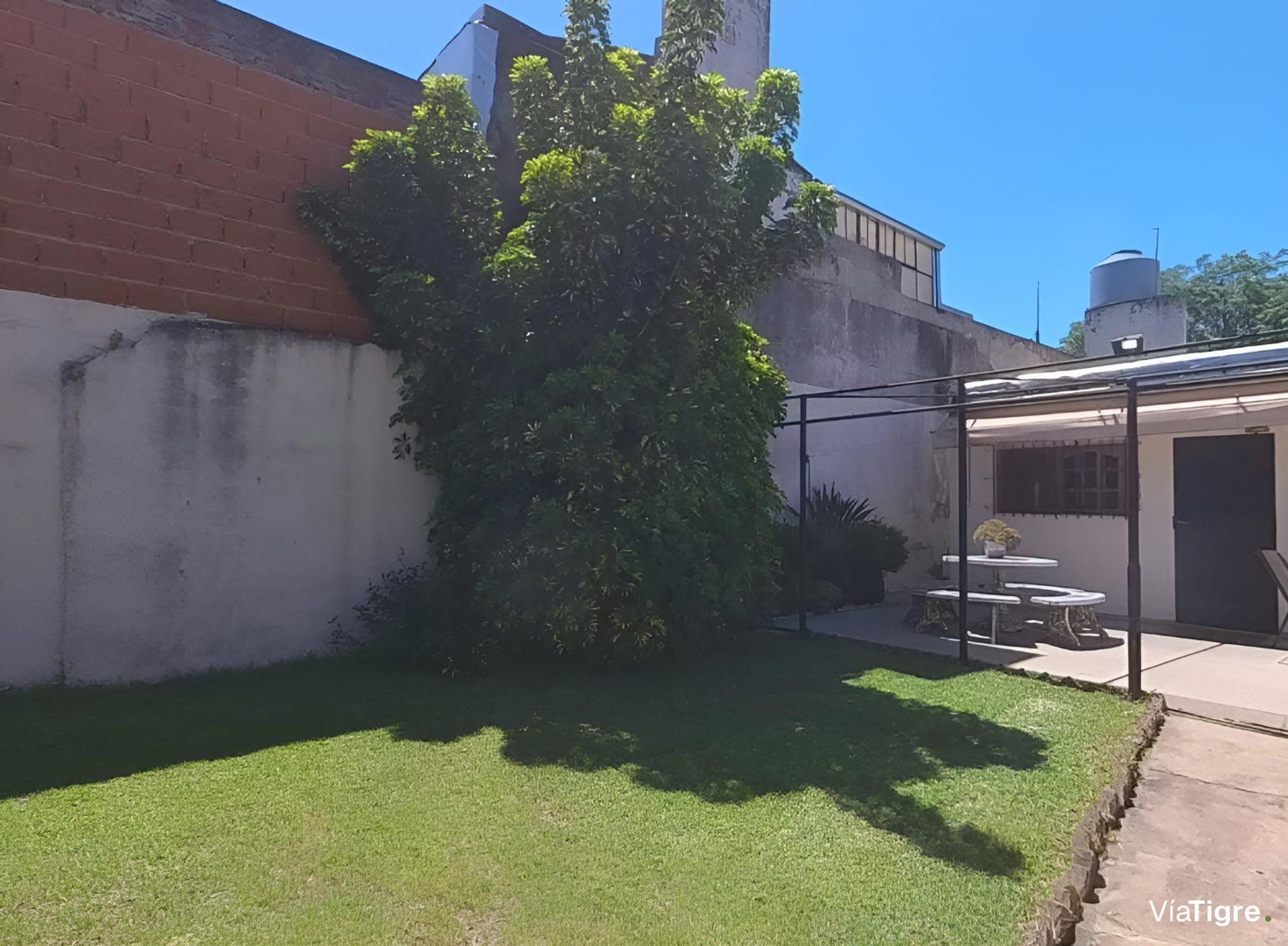 Casa 4 Amb En Venta En Florida Con Jardin Y Garaje