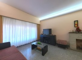 4-Room House for Sale in Florida with Garden and Garage