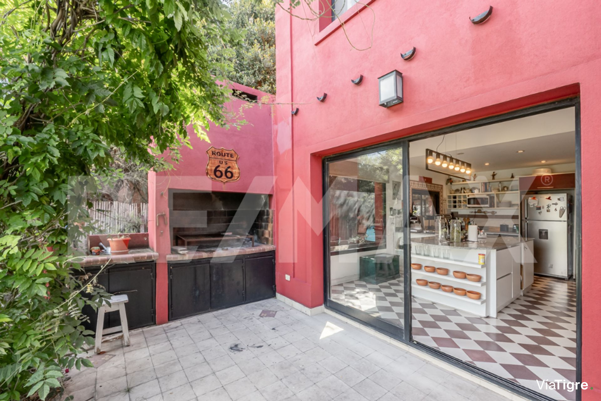 Casa sobre laguna con muelle Barrio San Agustín
