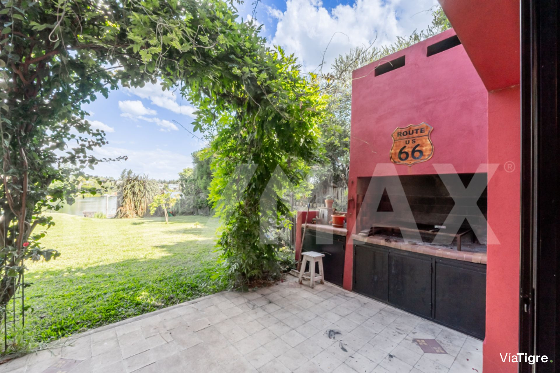 Casa sobre laguna con muelle Barrio San Agustín
