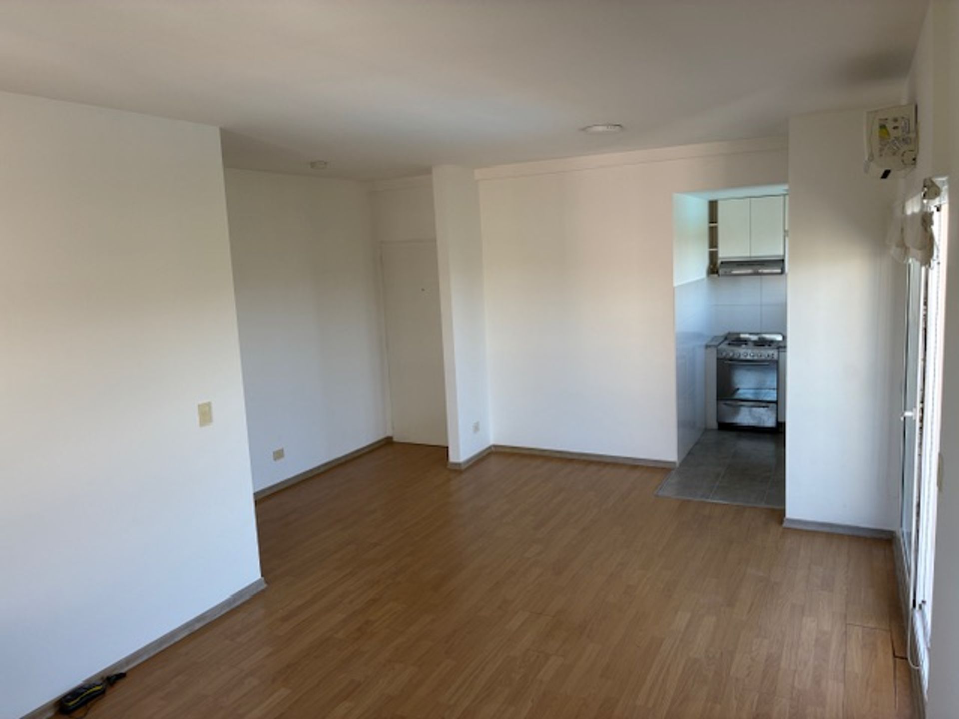 Alquiler Dpto 3 Amb-Pileta-Luz-Balcón-Cochera-Gym.