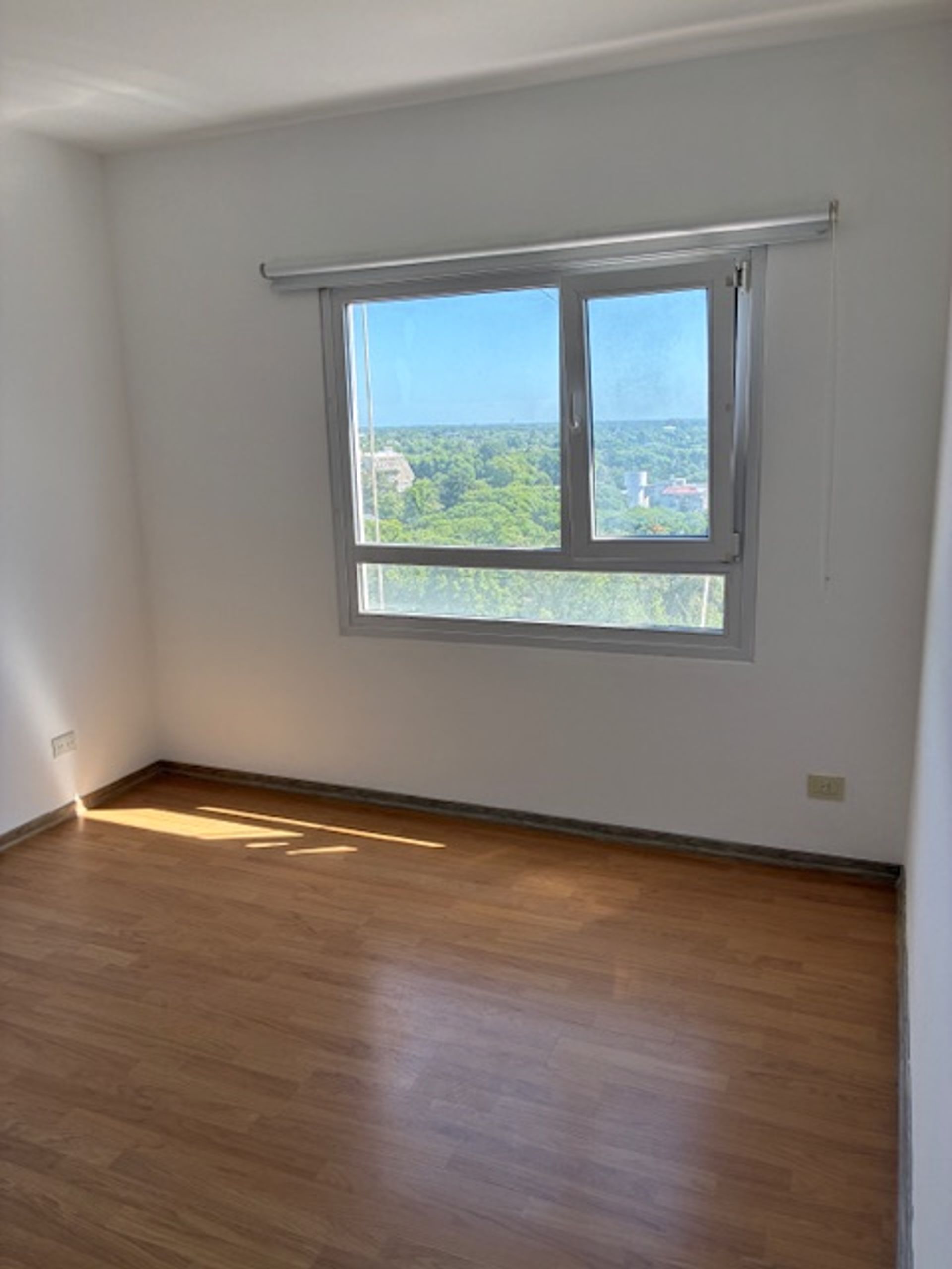 Alquiler Dpto 3 Amb-Pileta-Luz-Balcón-Cochera-Gym.
