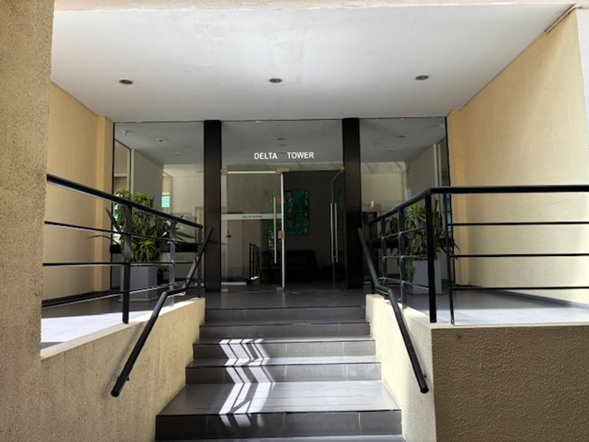 Alquiler Dpto 3 Amb-Pileta-Luz-Balcón-Cochera-Gym.