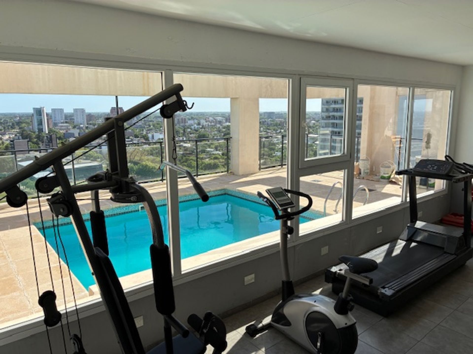 Alquiler Dpto 3 Amb-Pileta-Luz-Balcón-Cochera-Gym.