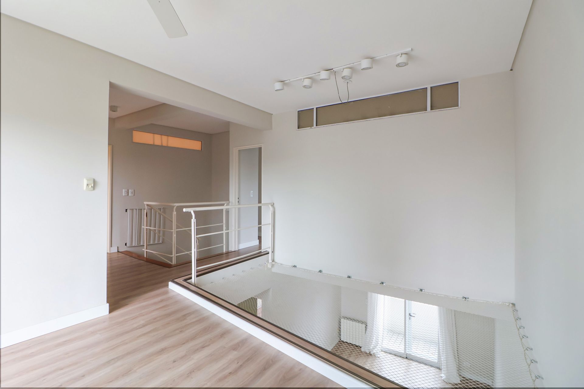 Depto. Venta 4 amb. en Dúplex c/cochera Vte. López
