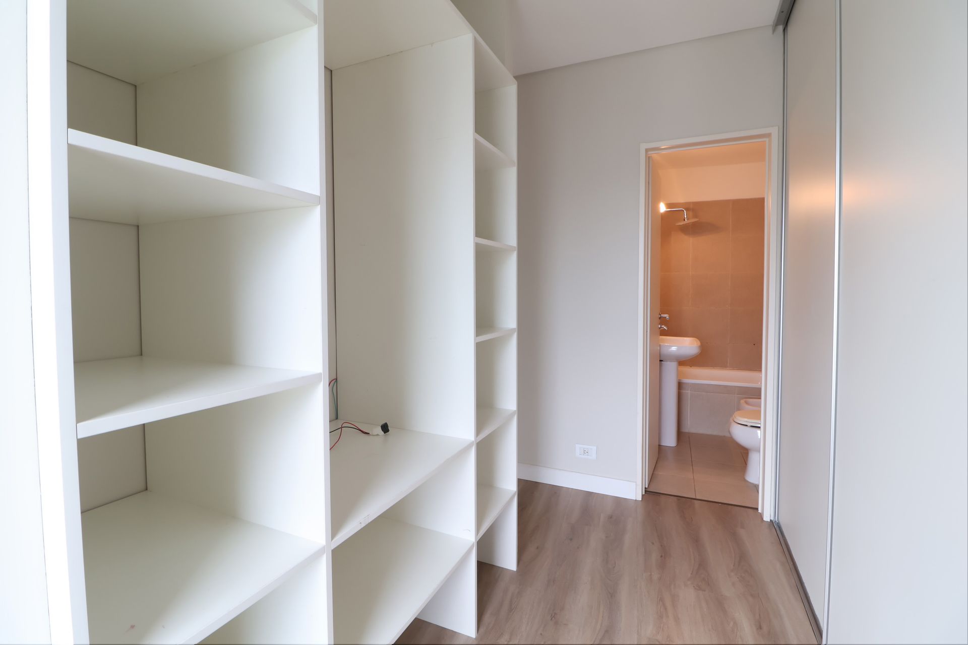 Depto. Venta 4 amb. en Dúplex c/cochera Vte. López