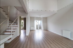 Depto. Venta 4 amb. en Dúplex c/cochera Vte. López