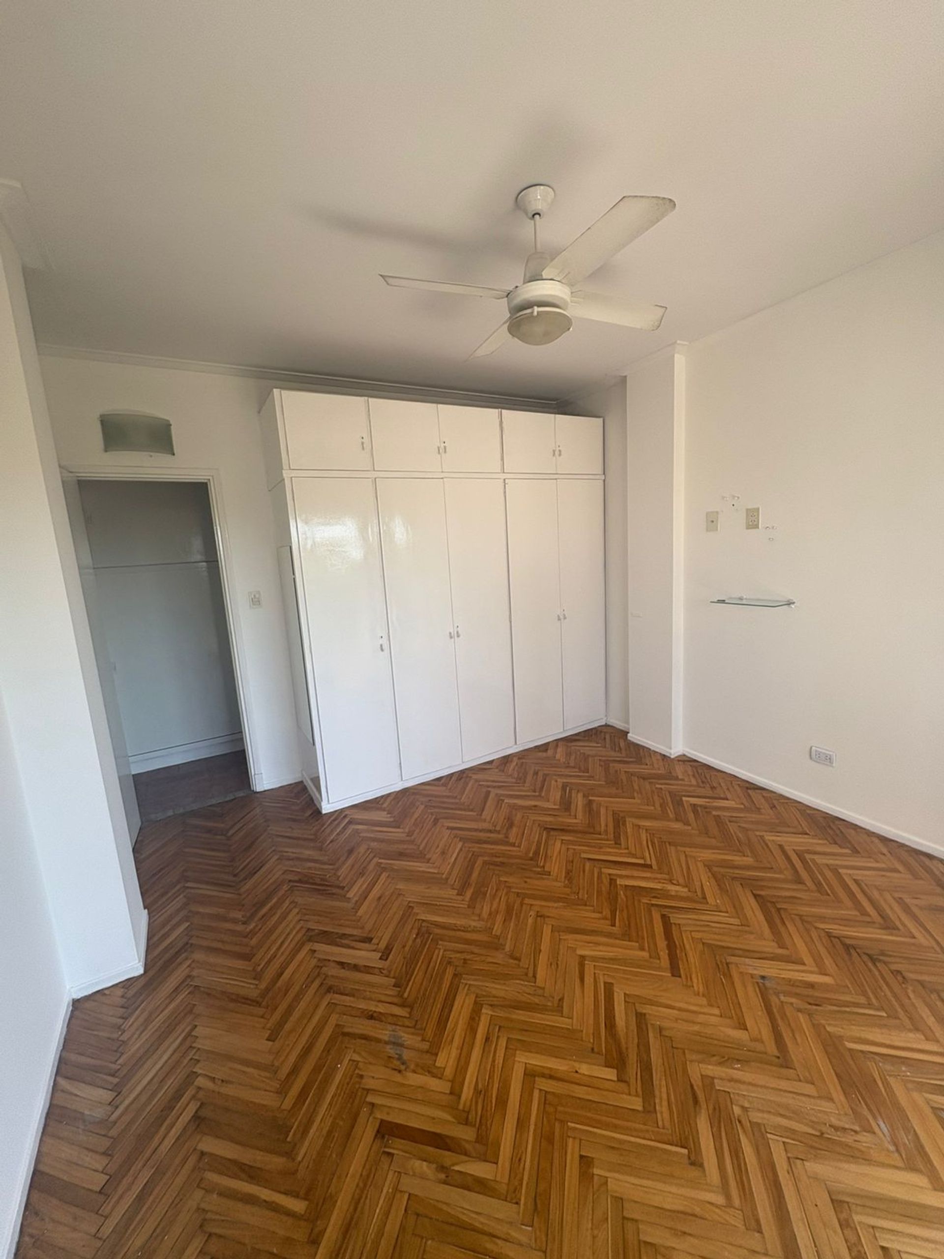 Alquiler 2 ambientes piso 7 balcon Vicente Lopez.