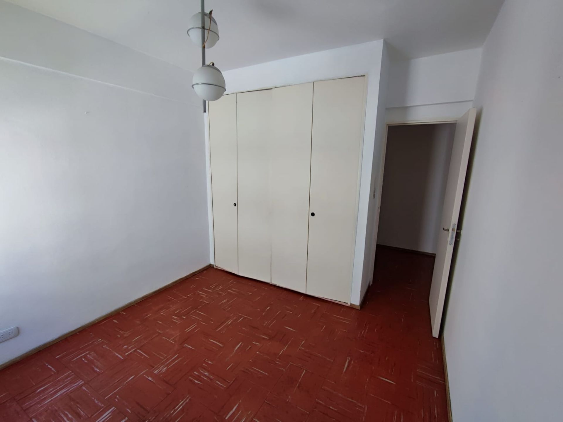Alquiler depto 4 amb refaccionado con cochera