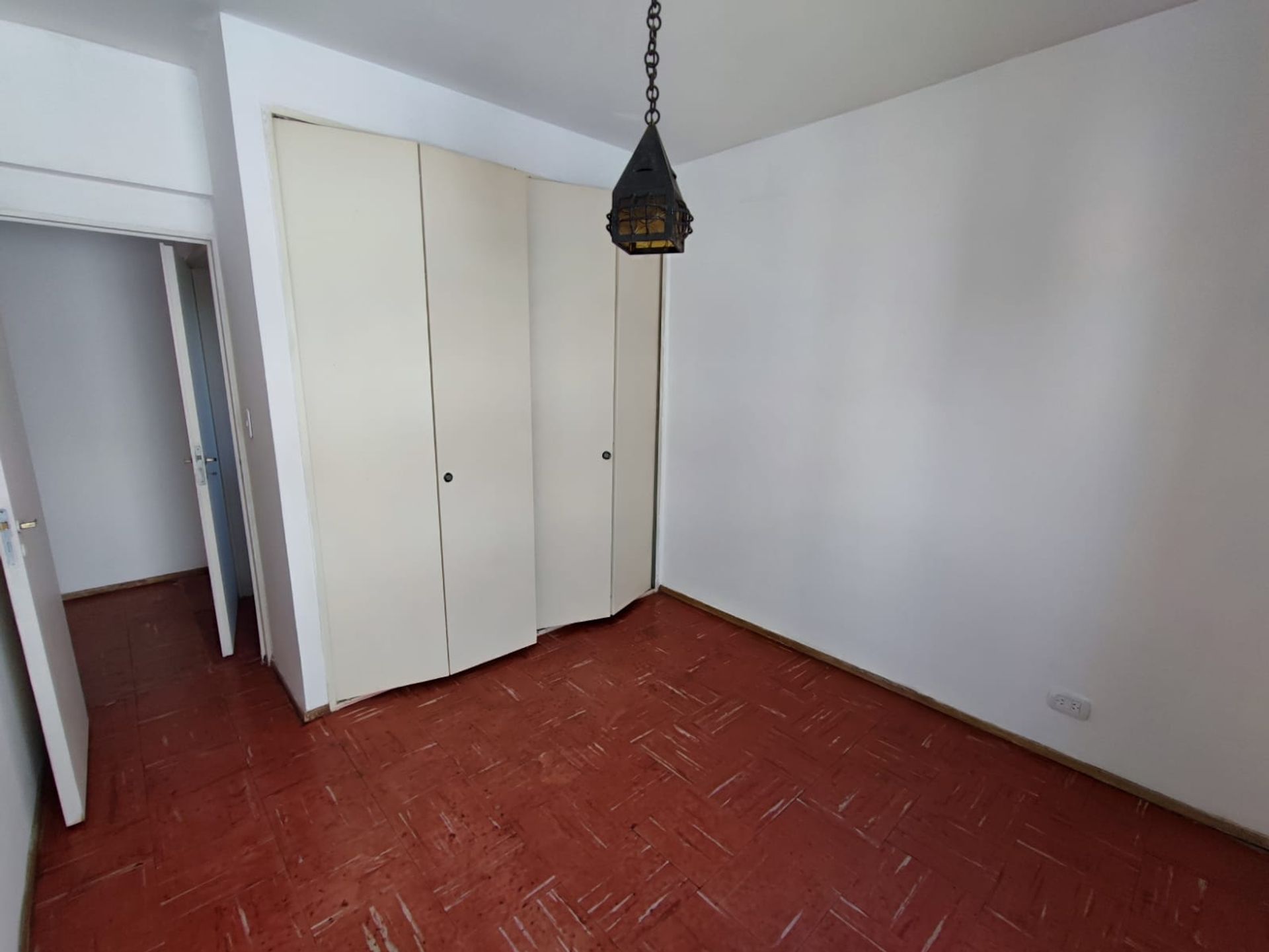 Alquiler depto 4 amb refaccionado con cochera