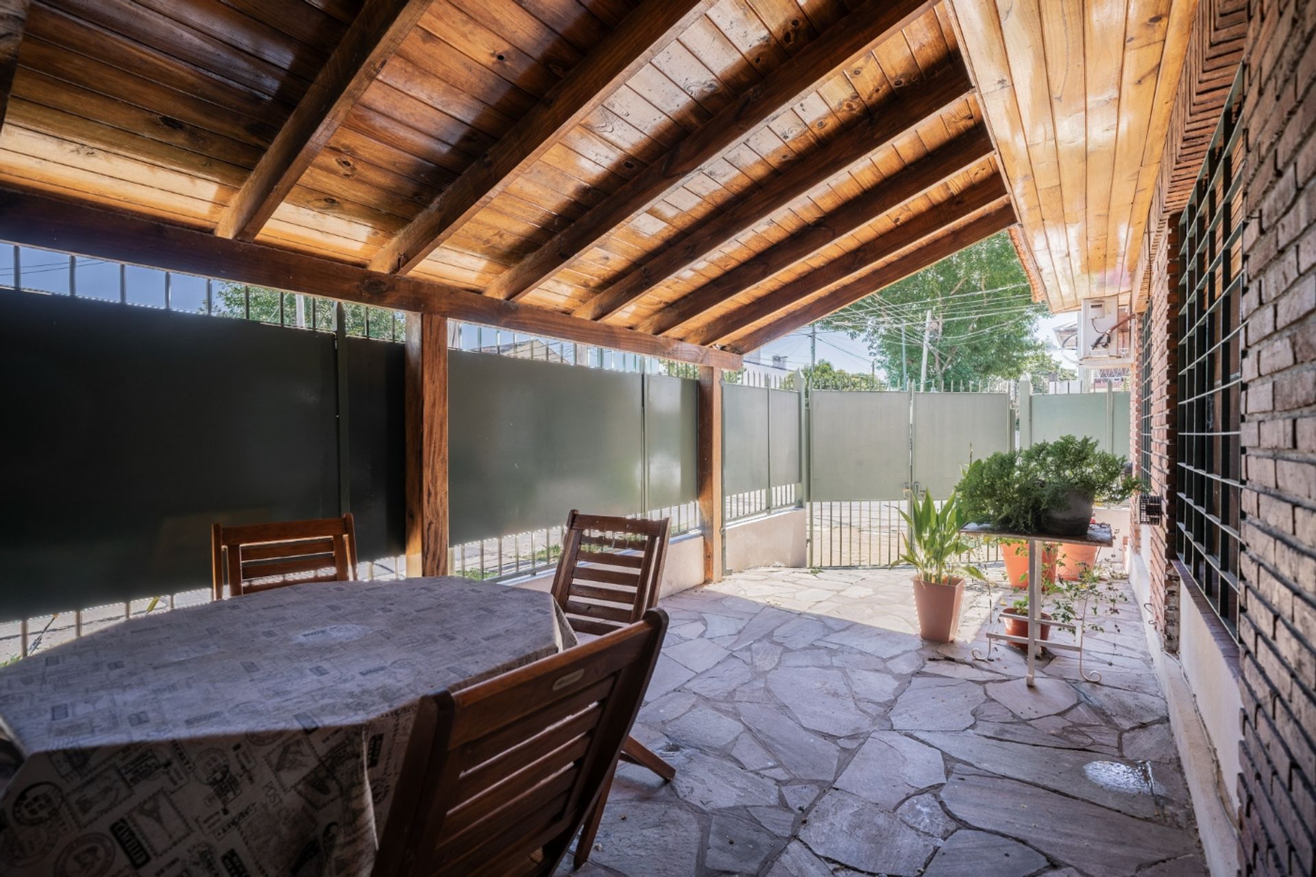 Casa 4 amb en Venta Martinez con Patio y Parrilla