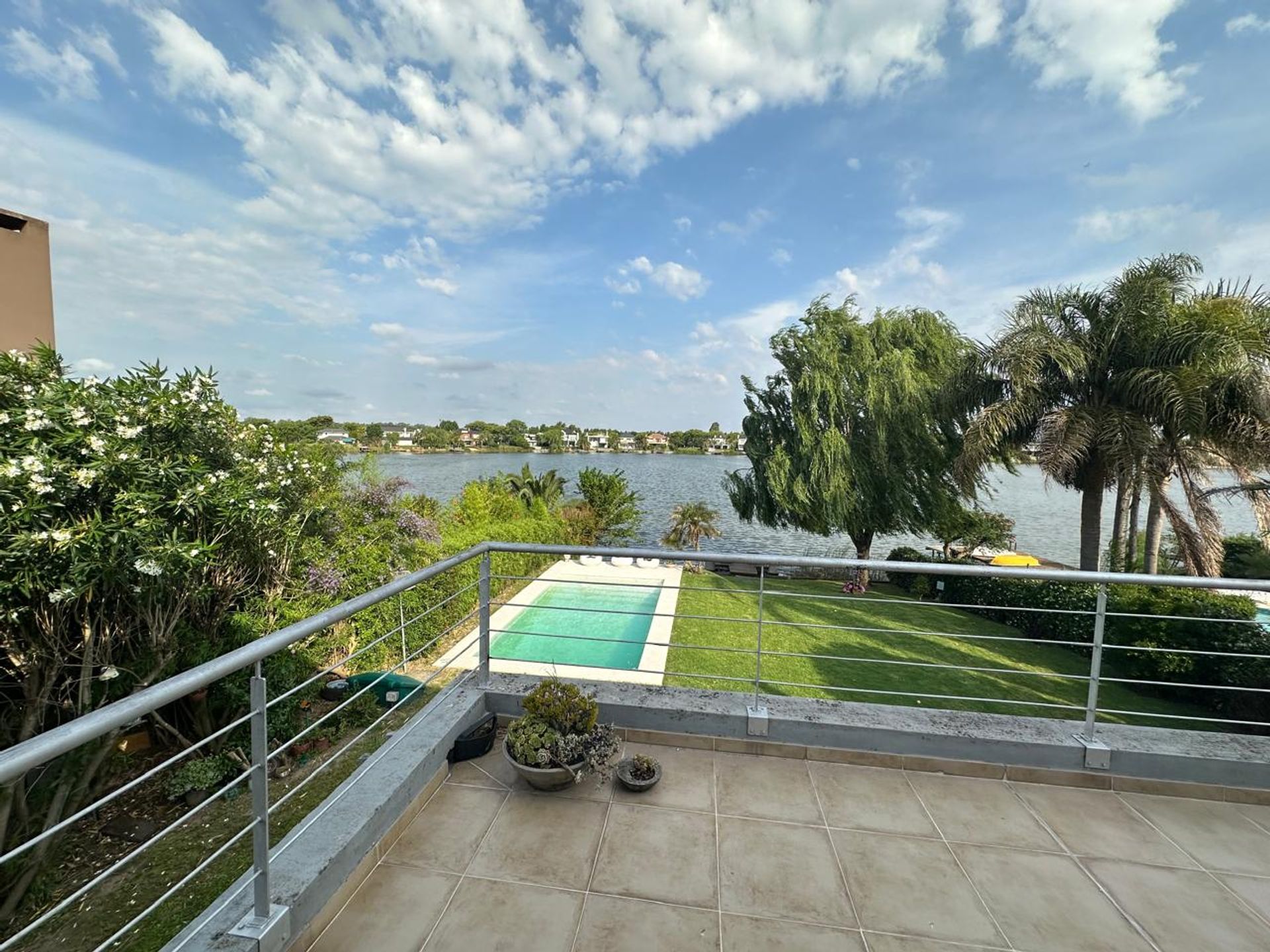 Casa En Venta San Isidro Labrador Al Lago Central