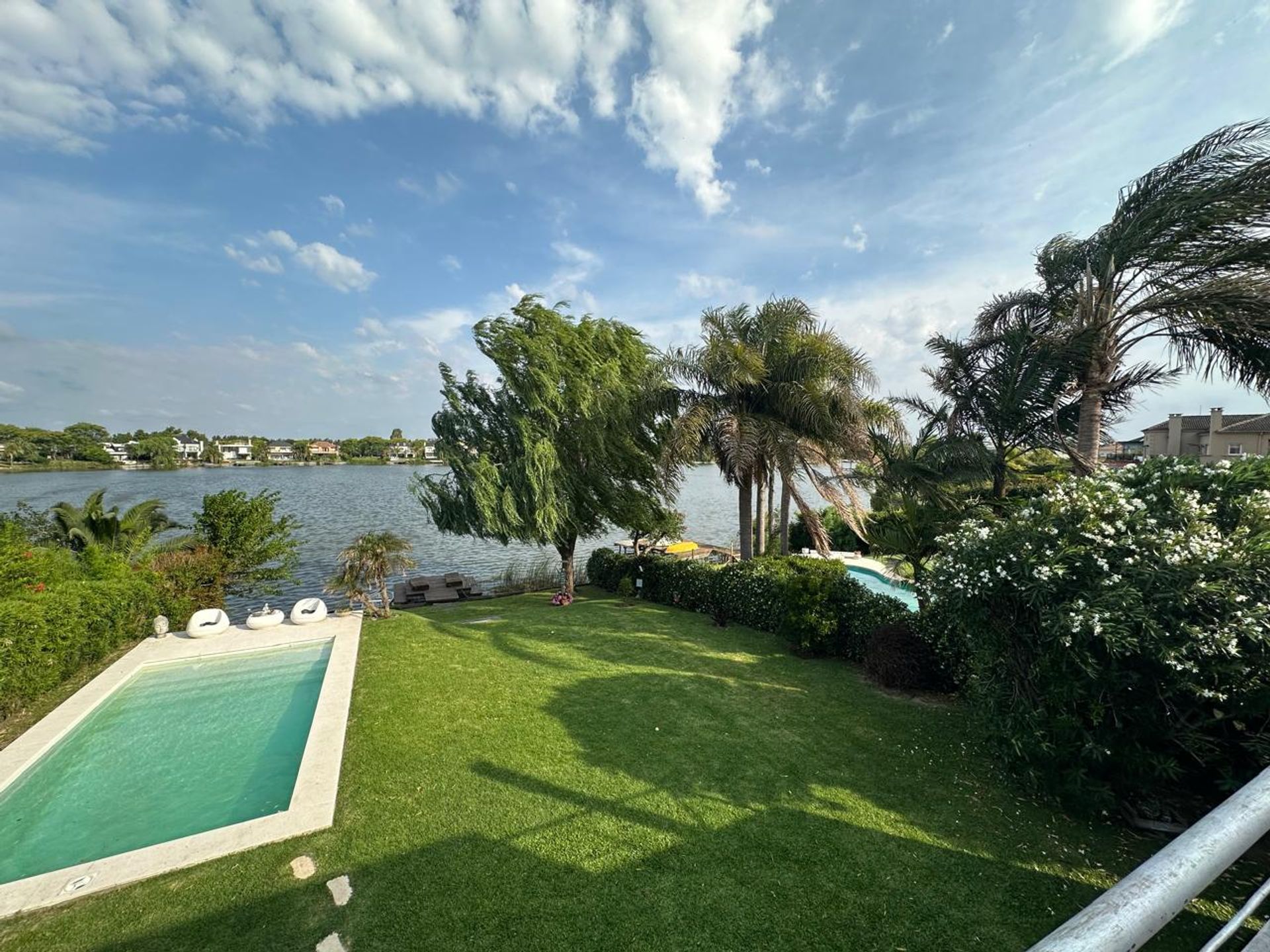 Casa En Venta San Isidro Labrador Al Lago Central