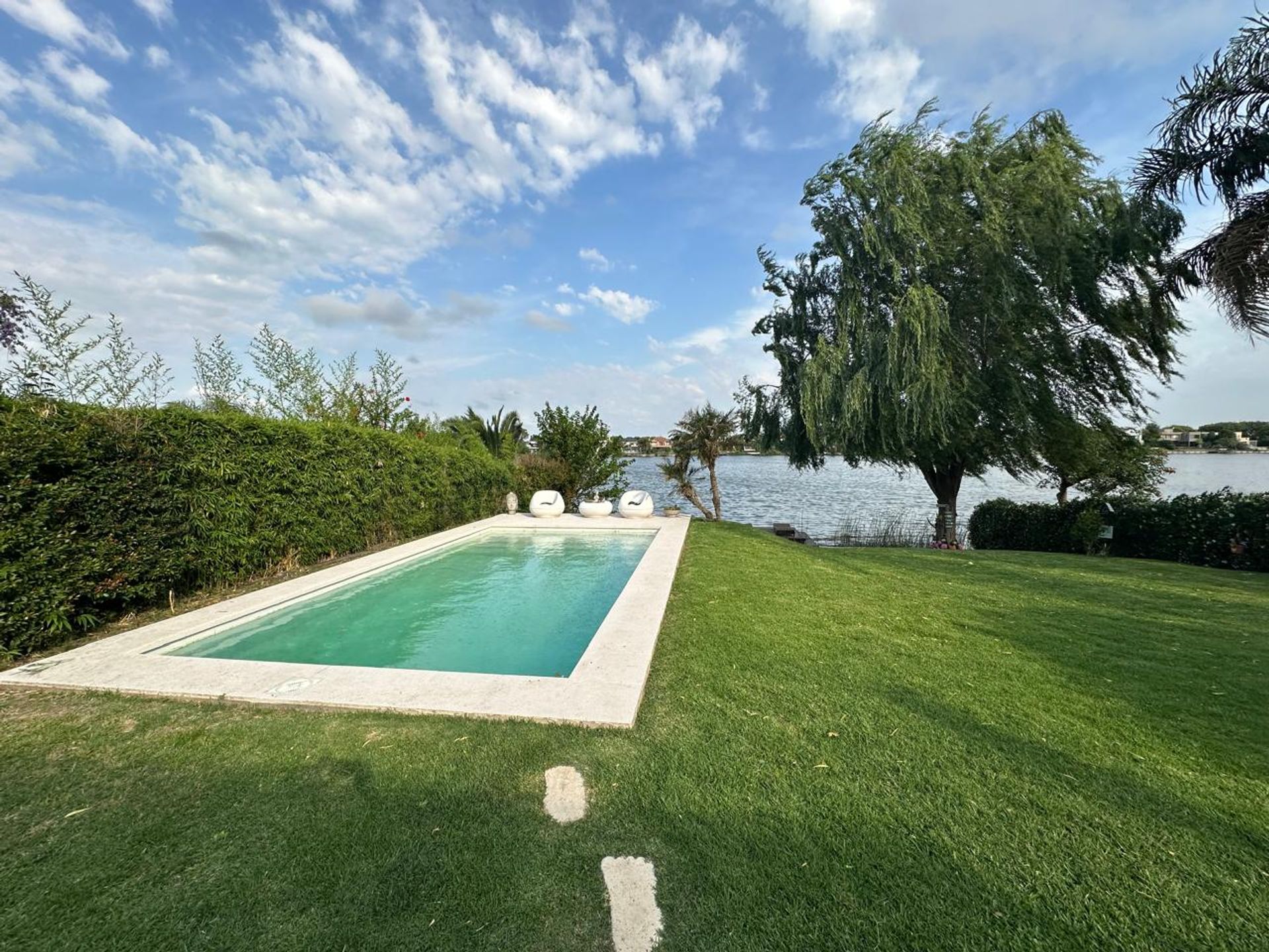 Casa En Venta San Isidro Labrador Al Lago Central