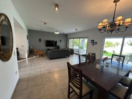 casa a la laguna central san isidro labrador