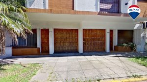 VENTA DUPLEX en OLIVOS GOLF con Garage-Muy Bueno