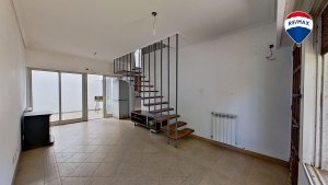 VENTA DUPLEX en OLIVOS GOLF con Garage-Muy Bueno