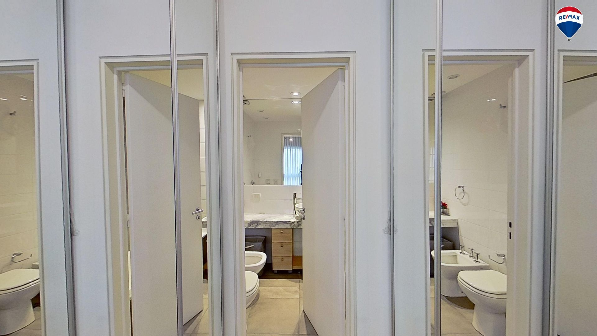 VENTA Depto. 3 Ambientes con Cochera - EXCELENTE