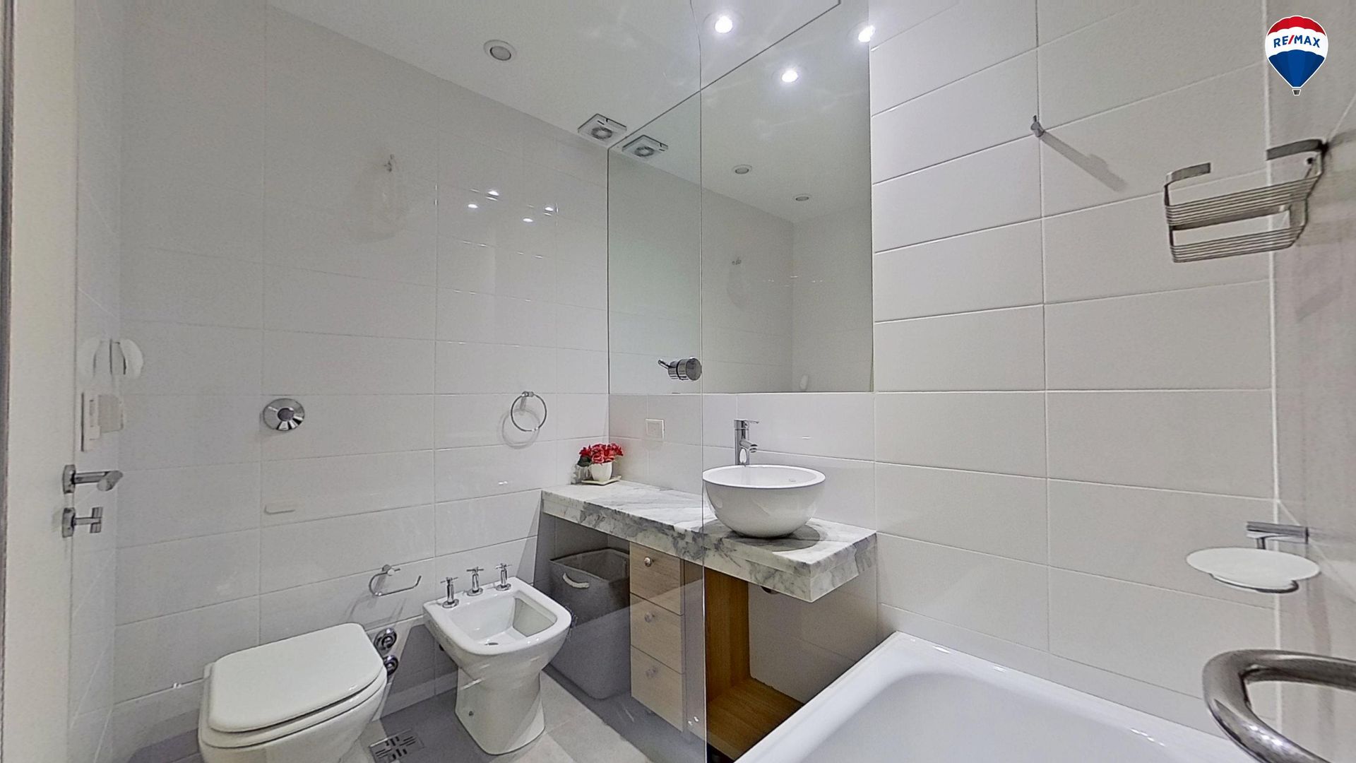 VENTA Depto. 3 Ambientes con Cochera - EXCELENTE