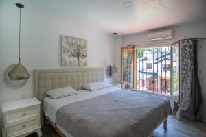 Mansion for Sale – 7 Rooms, Florida Amenities