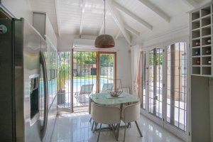 Mansion for Sale – 7 Rooms, Florida Amenities