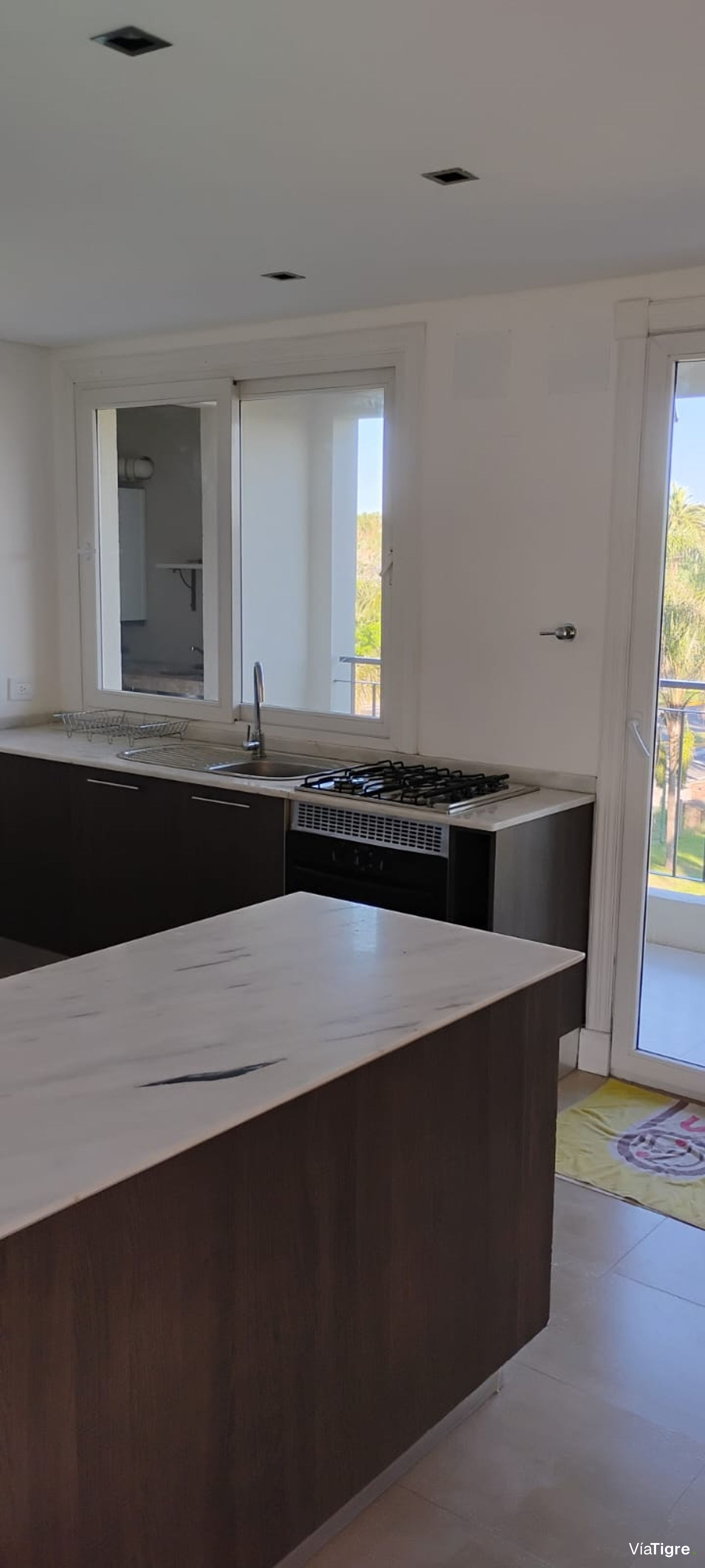 Alquiler Zona Residencial Chateau Parrilla Cochera