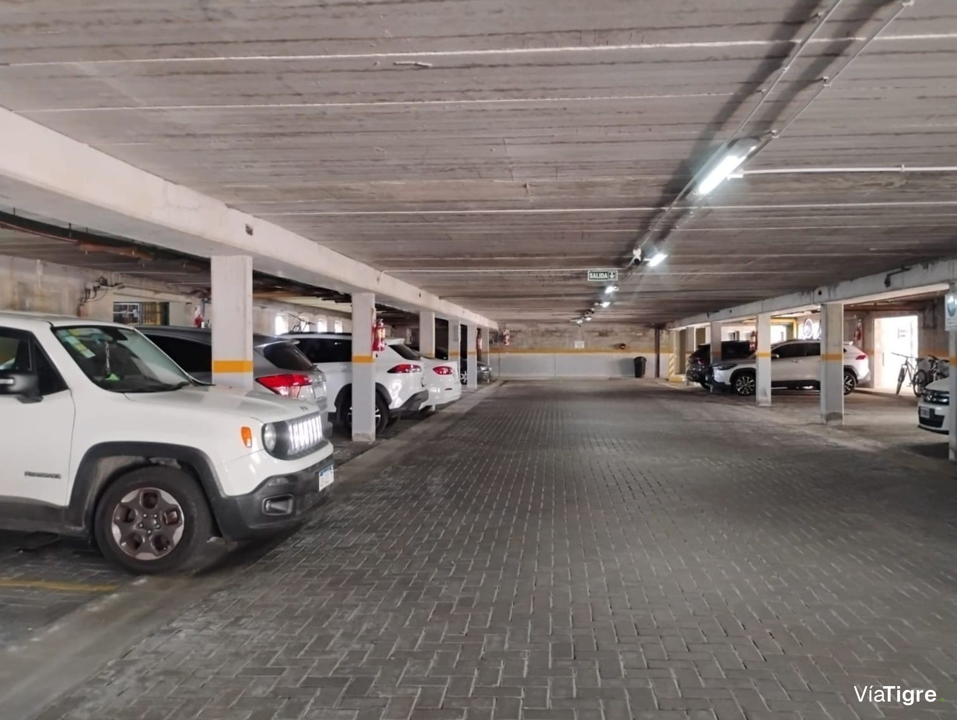 Alquiler Zona Residencial Chateau Parrilla Cochera