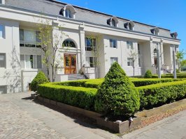 Rent Residential Zone Chateau Parrilla Garage