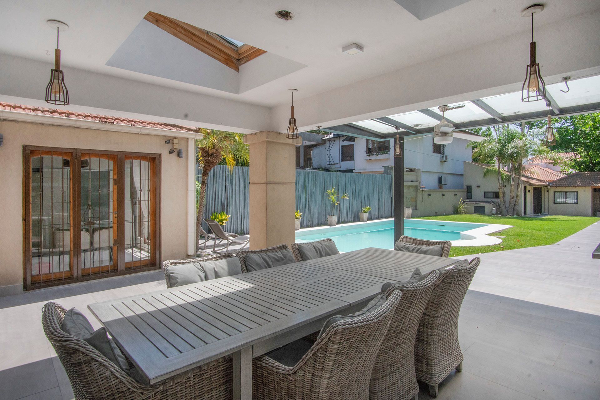 House for sale: 7 rooms with dependency, Florida Vía Lopez