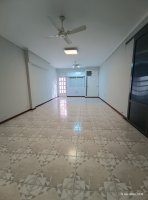 Casa Multifamiliar con Jardín y Quincho