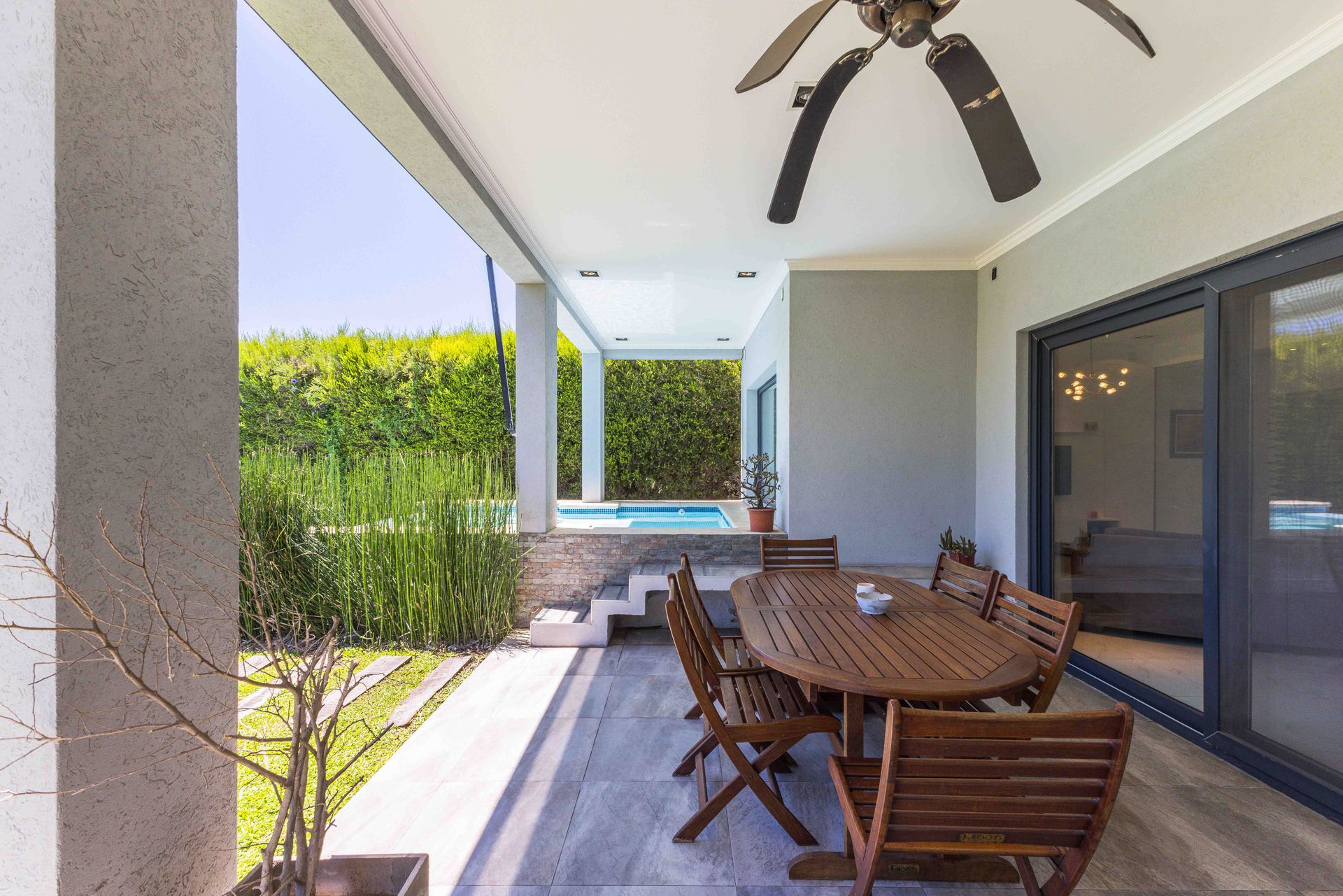 Venta Casa A La Laguna 8 Ambientes, La Comarca