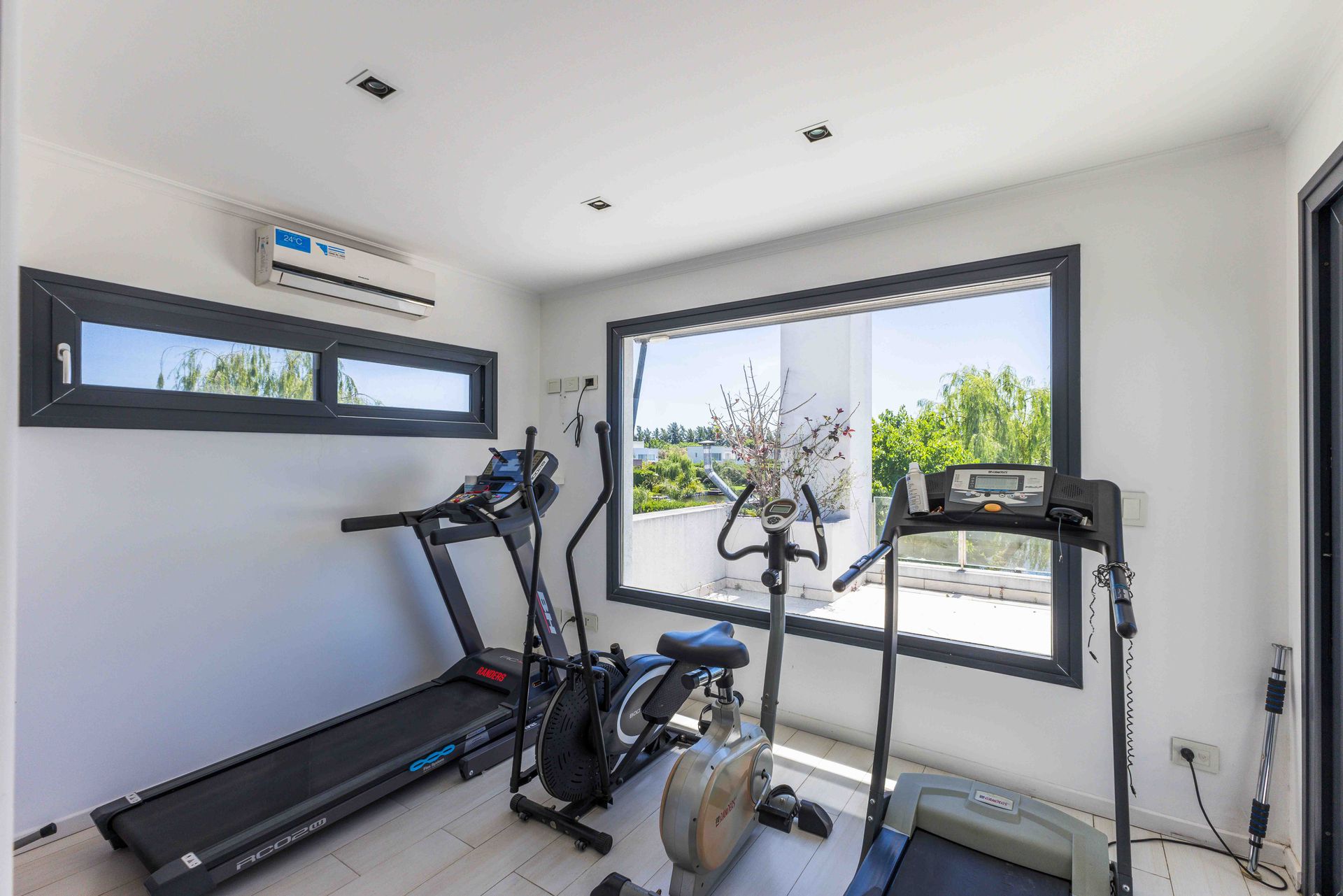 Venta Casa A La Laguna 8 Ambientes, La Comarca