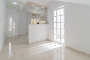 Sale Ph 3 rooms Refurnished to New in V. Martelli