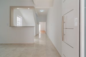 Sale Ph 3 rooms Refurnished to New in V. Martelli