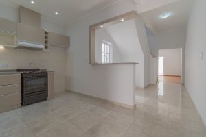 Sale Ph 3 rooms Refurnished to New in V. Martelli