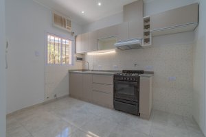 Sale Ph 3 rooms Refurnished to New in V. Martelli