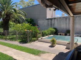 House for Sale 3/4 rooms with Pool in Don Torcuato
