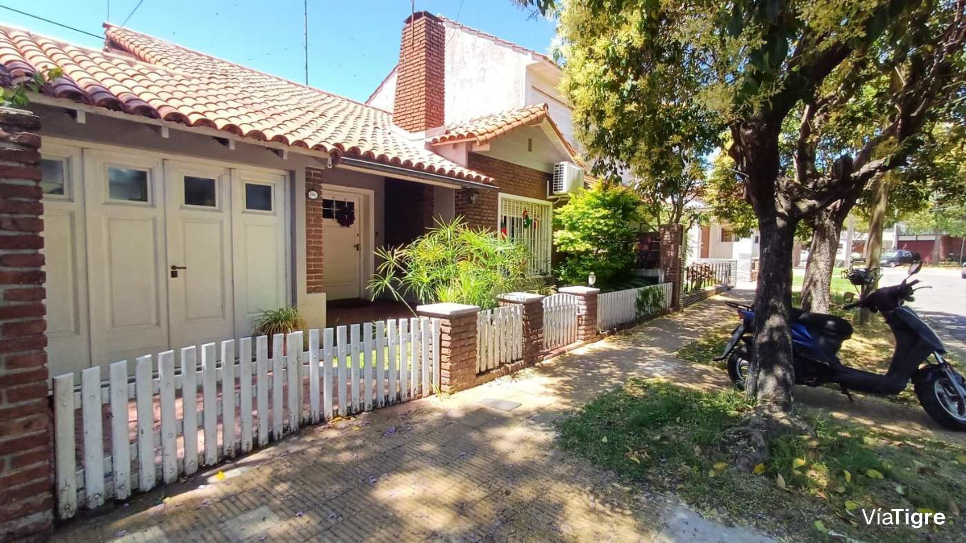 Venta Casa 4 Ambientes. Florida Con Jardin/Cochera