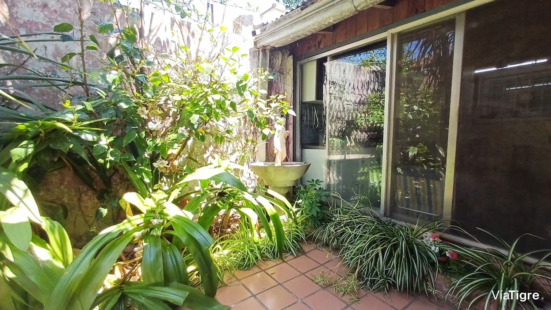 Venta Casa 4 Ambientes. Florida Con Jardin/Cochera