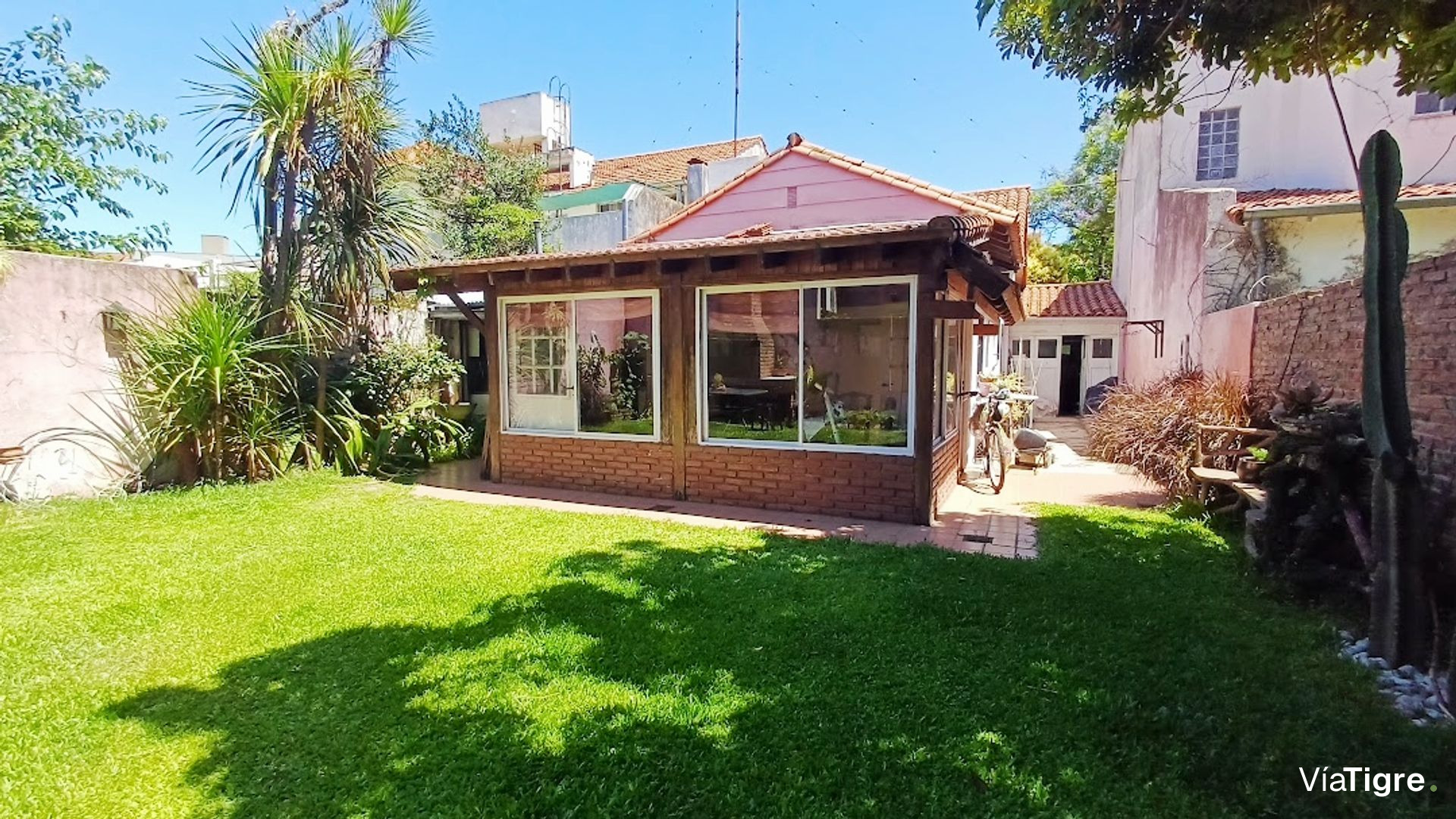 Venta Casa 4 Ambientes. Florida Con Jardin/Cochera