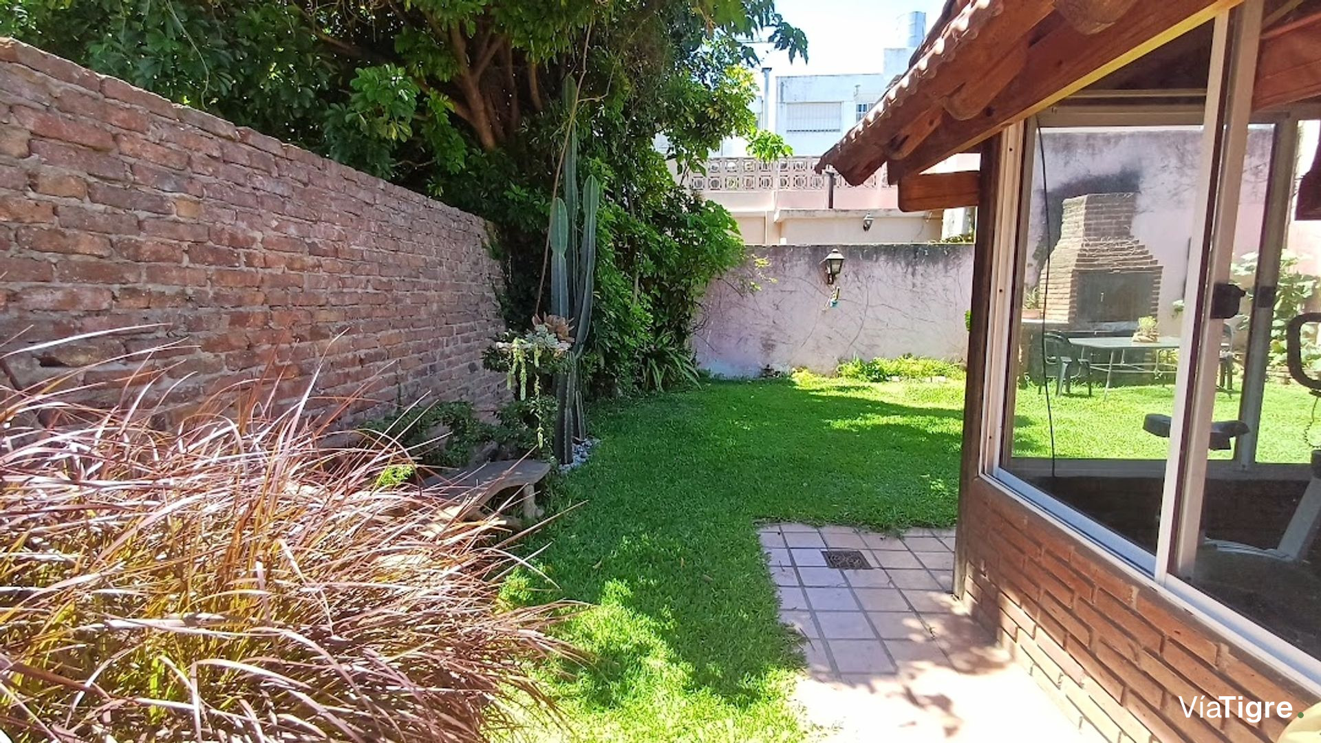 Venta Casa 4 Ambientes. Florida Con Jardin/Cochera