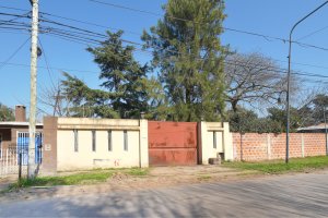 Quinta House 5 Rooms for Sale at El Talar with Park