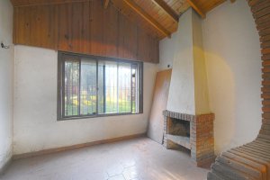 Quinta House 5 Rooms for Sale at El Talar with Park